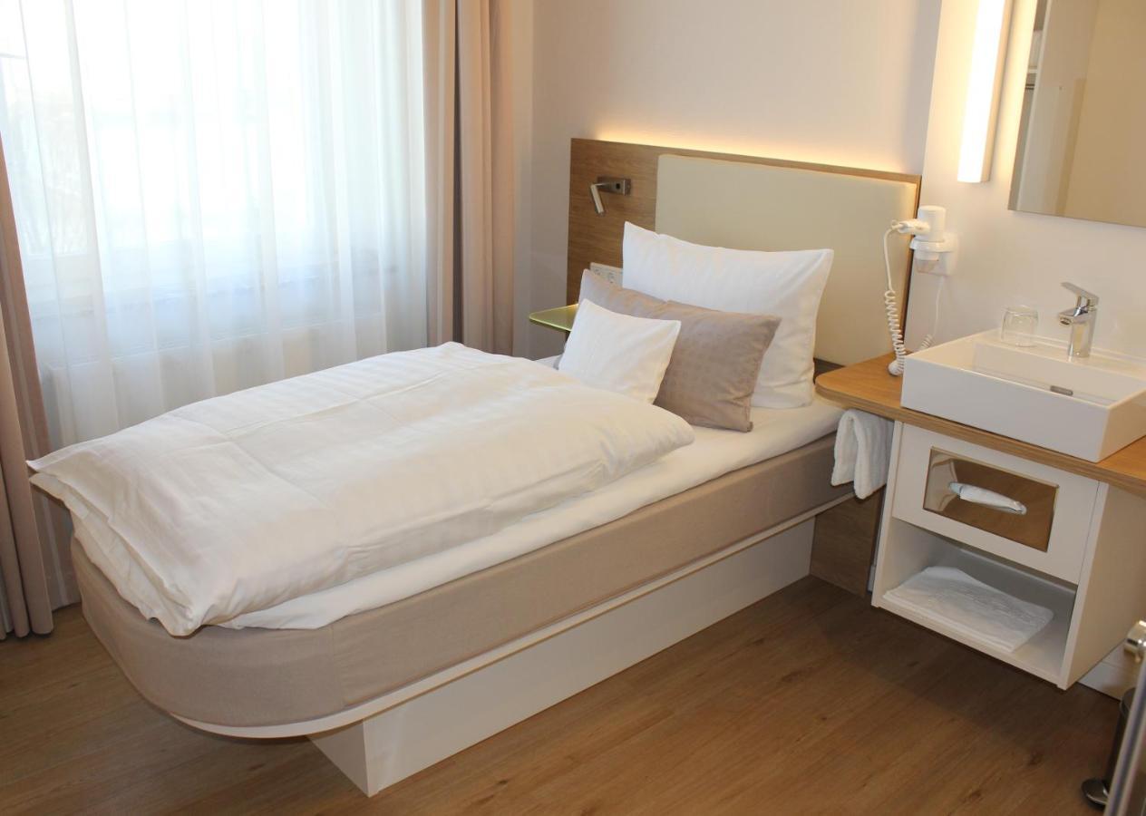 Stuettgens Hotel Velbert Exteriör bild